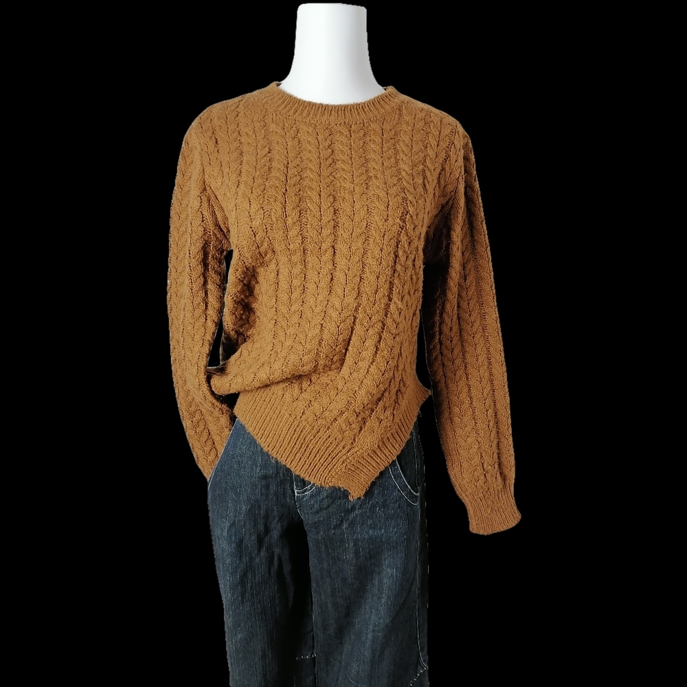 brown crew neck long sleeve knitted top
